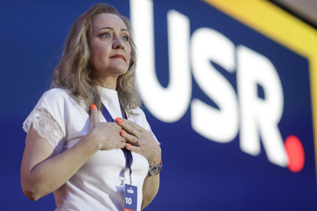 elena-lasconi-INQUAM_Photos_Octav_Ganea-1068x712