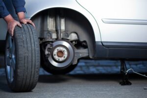 schimb-anvelope-tire-change-adi